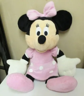 Minnie Mouse Plush Soft Toy • £8.50