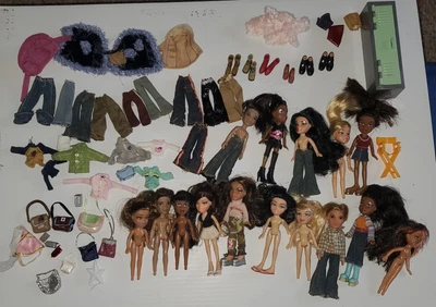 $14.30 • Buy Mini Bratz Dolls Lot Of 15 Dolls With Accessories 