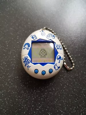 RARE! English Version Tamagotchi Gen 2 - Original Bandai 1997 - White Logo • £9.49