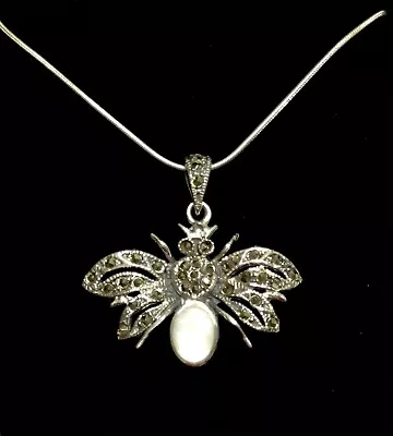 Vintage Style STERLING SILVER Mother Of Pearl Bee Insect Bug Pendant Necklace  • $69.46