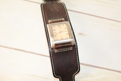 £48.75 • Buy GUESS Brand Brown Leather Chunky Watch Working #GY1