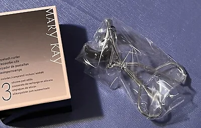 Mary Kay Eyelash Curler With Refills!  New! • $10.99