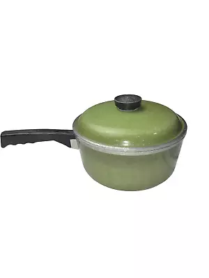 Vintage Club Avocado Green Black Handle 3QT Aluminum Pot With Lid • $30