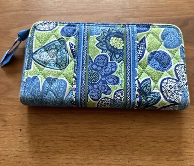 Vera Bradley Retired DOODLE DAISY Zip Around Wallet EXCELLENT Blue Green • $25