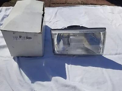 For 91-95 Volvo 940 & 90-92 740 Halogen Headlight Headlamp W/o Bulb Right Side • $50