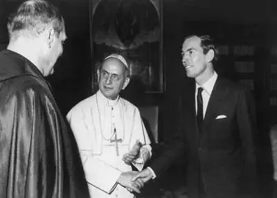 Pope Paul VI Shaking Hands Professor Barnard Rome Italy Januar- 1968 Old Photo • $5.87