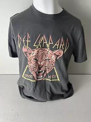 Def Leppard T Shirt • $35.99