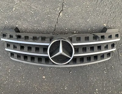 06 07 08 Mercedes W164 ML63 ML500 AMG Radiator Hood Grille Grill 1648880241 OEM  • $279.95