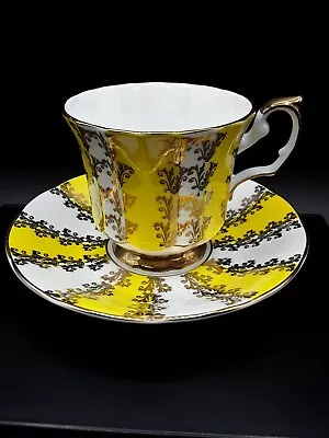 Vtg. Elizabethan Fine Bone China Footed Tea Cup. White/yellow/gold Leaf England • $16.02
