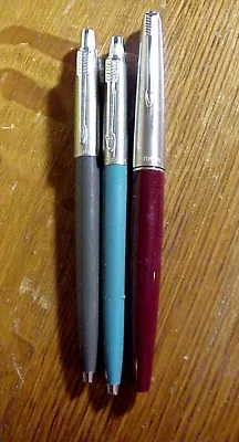 3 Vintage PARKER PENS  -- 2 BALLPOINT & 1 FOUNTAIN PEN • $5.39