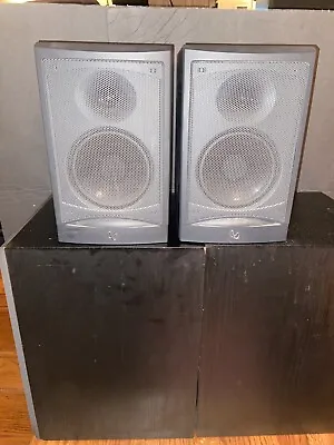 Lightly Used Infinity Rs1 Bookshelf Speakers !! Great Condition !!  Tested !! • $65