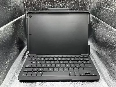 Logitech Keyboard Case 10.2  Apple IPad 7th 8th 9th Gen 920-009473  Slim Folio • $29.99