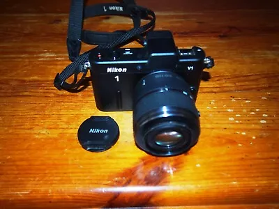 Nikon V1 Mirrorless Camera With Case Flash Charger In Excellent Condition. • $325