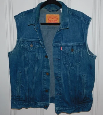 $32 • Buy Levi's Men's Regular Fit Button Up Cut Off Denim Trucker Vest M