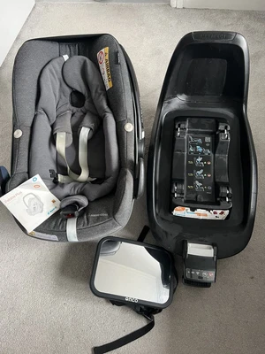 £50 • Buy Maxi Cosi Pebble Plus Car Seat With Isofix Base, Newborn Insert And Mirror.