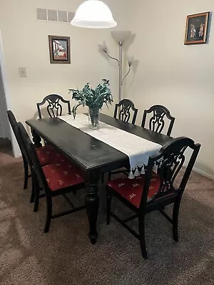 Dining Room Set Table 6 Chairs  • $165