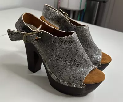 Sbicca Silver Cracked Leather Chunky Heel Ablaze Vintage Collection Open Toe 7 • $49