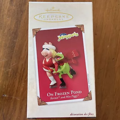 2003 Hallmark Keepsake Ornament On Frozen Pond Kermit Miss Piggy Muppets • $18