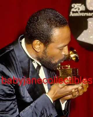 MARVIN GAYE EXCLUSIVE BACKSTAGE GRAMMY KISS Photo #3 (1107) • $14.99