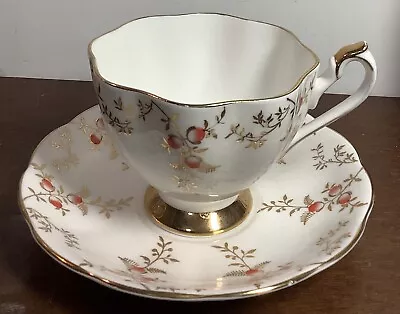 MT666 Vintage Queen Anne Bone China Teacup & Saucer England • $25