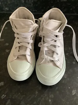 Boys Youth Chuck Taylor Converse White High Top Boot Used Condition U.K. 11 • £5.99