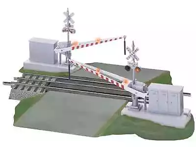 O-Gauge - Lionel - FasTrack Grade Crossing W/Gates & Flashers • $169.99