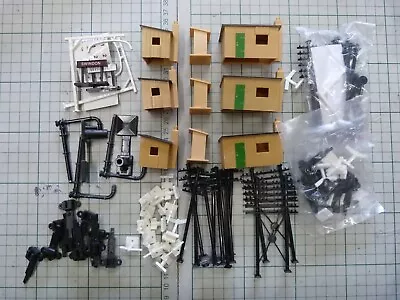 Hornby Lineside Accessories Bundle For OO Gauge Model Train Set • £1