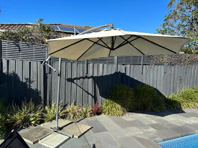 $1 • Buy Outdoor Cantilever Umbrella (damaged)