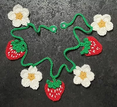 🌸 NEW Hand Crochet Sparkly Daisy Strawberry Bunting Camper Window Summer Gift • £6.99