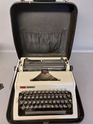 £9.99 • Buy Vintage Daro Erika Manual Typewriter, C/w Case & Cover & Ribbons - PDY
