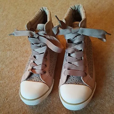 Mantaray Beige Canvas Ankle Boots Size 4. Worn Once And In Good Clean Condition  • £6.99