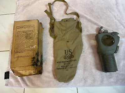 WWII WW2 US Military Non-Combatant M1A2-1-1 Med Adult Gas Mask Carrier & Box • $50