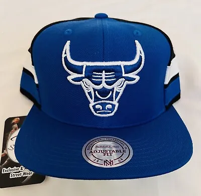 Exclusive Mitchell & Ness Chicago Bulls Blue & Black Snapback White Strip Design • $49