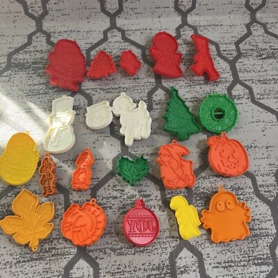 $18 • Buy Vintage Plastic Christmas Holidays  Cookie Cutter Lot Hallmark Halloween Thanks