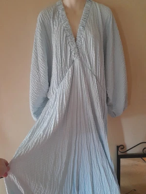 $35 • Buy New. Asos Curve  Light  Blue  Seersucker Floaty  Dress. Tagged UK  22. AU 20.