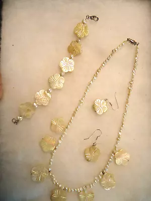 Vtg-mod  Genuine Pearl Shell MOP Flower 3 Pc. Necklace Set • $4