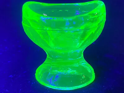 Green Vaseline Glass Eye Wash / Rinse Cup Uranium Clean Industrial Footed Canary • $9.99