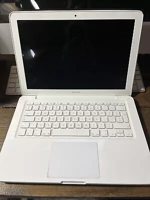 Apple MacBook  • £40