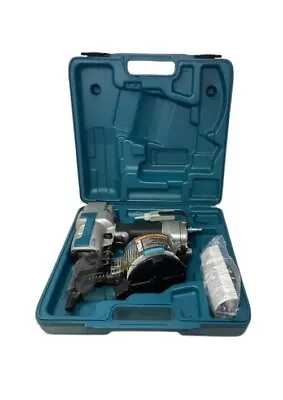 Makita AN611 Pneumatic Siding Coil Nail Gun And Case 1 1/4 -2 1/2  Light Use VGC • $399.99