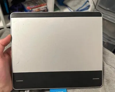 WACOM Intuos CTH-680 Pen And Touch Small Tablet Silver -NO PEN In Good Condition • $9.99