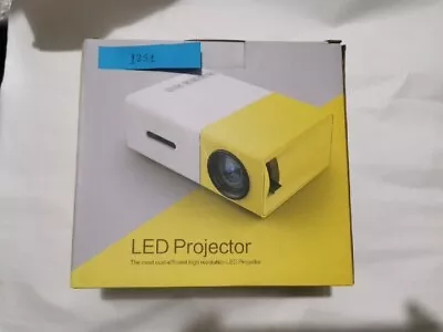 Artlii Mini Portable LED Pocket Projector • £11.50