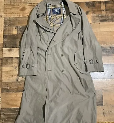 VINTAGE Burberry Trench Coat Size 44R Green • $149.99