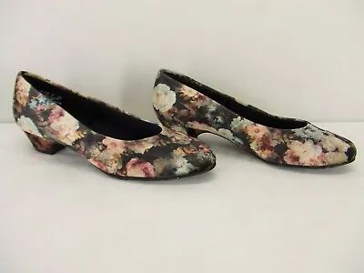 Soft Style  Angel II  Black Floral Velvet Pump Womens Size 8 Medium Brand New • $14.40