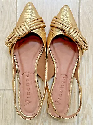 Vicenza Women's Gold Snakeskin Embossed Sandals - NWTs - Sz 6 • $64.99