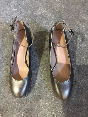 Marks And Spencer Ladies Gold Leather Shoe Size 5 • £7