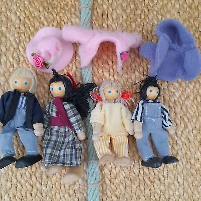 4 Le Toy Van  Dolls House  Family  Figures • £9.75