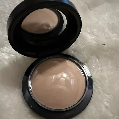 MAC Mineralize Skinfinish Natural Silky Face Powder Shade MEDIUM PLUS 10g NWOB • $27.99