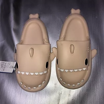 Shark Slides Novelty Sandals Casual Beach Shoes Mens Sz 7 38/39 • $13.49