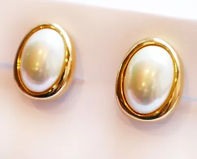 Vintage CAROLEE Clip On Earrings Big 80s 90s Iridescent Pearl Finish Egg Shape • $14.99