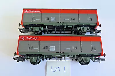 OO Gauge Hornby R247 Railfreight Red VDA X2. Roofs + Bogies Painted. Not Perfect • £22